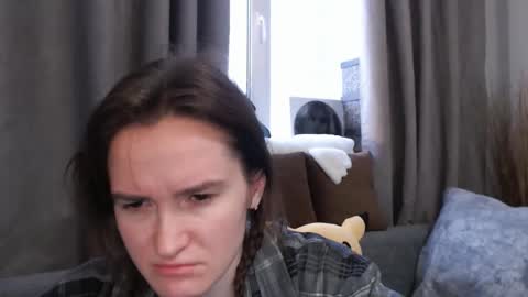 Snapshot of pineapple__mood chatting on January 11, 6:35 am online show from January 11, 6:35 am