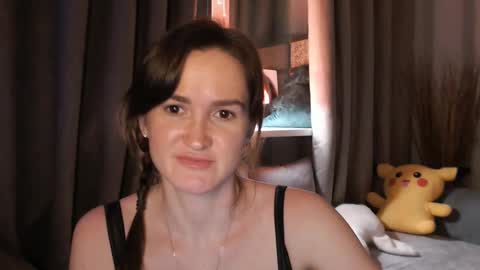 Snapshot of pineapple__mood chatting on January 12, 8:14 pm online show from January 12, 8:14 pm