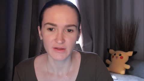 Snapshot of pineapple__mood chatting on January 13, 9:08 am online show from January 13, 9:08 am