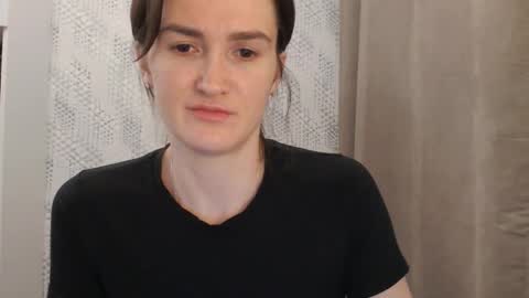 Snapshot of pineapple__mood chatting on January 21, 6:34 pm online show from January 21, 6:34 pm