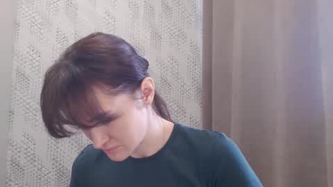 Snapshot of pineapple__mood chatting on January 23, 8:25 am online show from January 23, 8:25 am