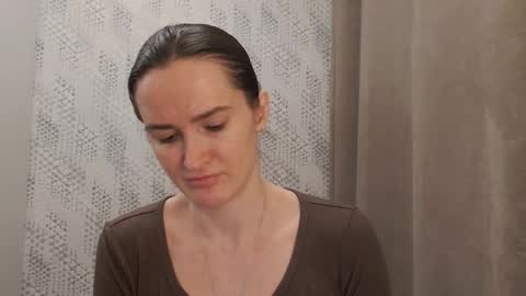 Snapshot of pineapple__mood chatting on January 23, 4:15 pm online show from January 23, 4:15 pm
