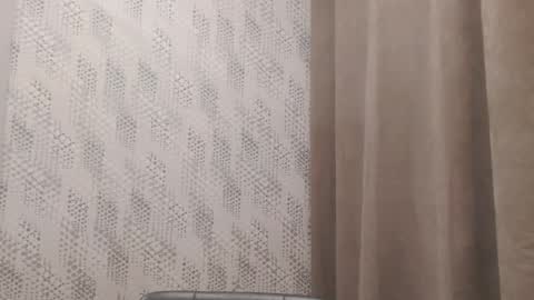 Snapshot of pineapple__mood chatting on February 9, 5:01 pm online show from February 9, 5:01 pm