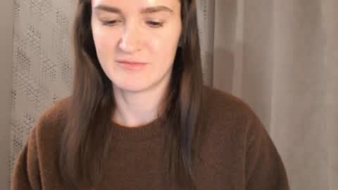 Snapshot of pineapple__mood chatting on February 14, 6:08 pm online show from February 14, 6:08 pm