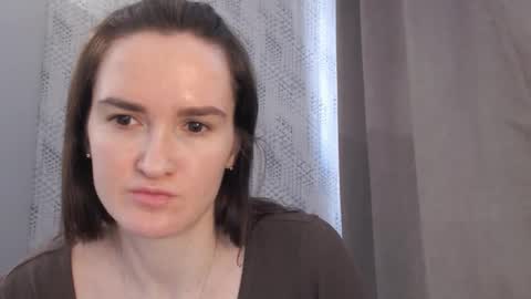 Snapshot of pineapple__mood chatting on February 18, 10:05 am online show from February 18, 10:05 am