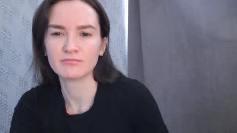 Snapshot of pineapple__mood chatting on February 20, 6:06 am online show from February 20, 6:06 am