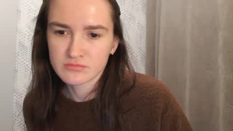 Snapshot of pineapple__mood chatting on February 28, 9:12 pm online show from February 28, 9:12 pm