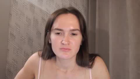 Snapshot of pineapple__mood chatting on March 9, 6:11 pm online show from March 9, 6:11 pm