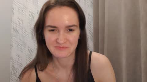 Snapshot of pineapple__mood chatting on March 11, 4:51 pm online show from March 11, 4:51 pm