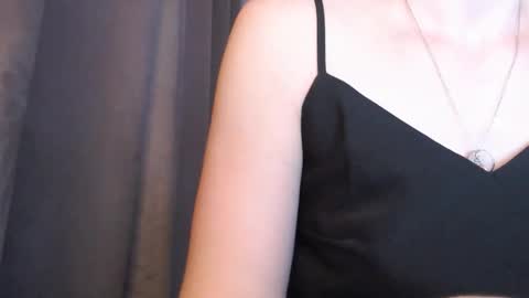 Snapshot of pineapple__mood chatting on September 11, 6:46 am online show from September 11, 6:46 am