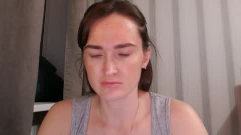 Snapshot of pineapple__mood chatting on September 11, 6:52 pm online show from September 11, 6:52 pm