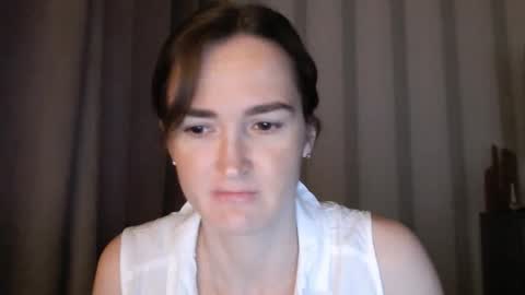 Snapshot of pineapple__mood chatting on September 25, 7:12 am online show from September 25, 7:12 am