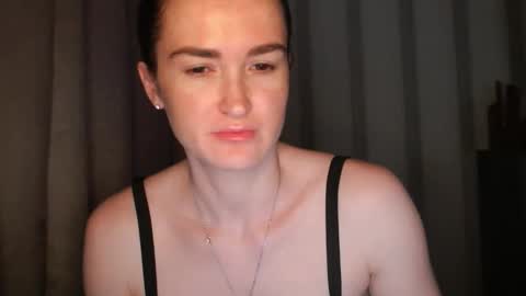 Snapshot of pineapple__mood chatting on October 12, 6:45 am online show from October 12, 6:45 am