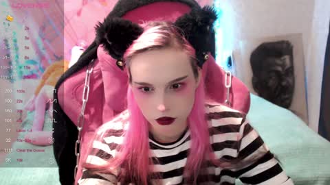 Snapshot of pineapple_dope chatting on January 15, 10:24 pm Nancy online show from January 15, 10:24 pm