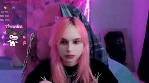 Snapshot of pineapple_dope chatting on March 12, 10:39 pm Nancy online show from March 12, 10:39 pm