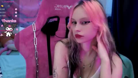 Snapshot of pineapple_dope chatting on September 12, 8:53 pm Nancy online show from September 12, 8:53 pm