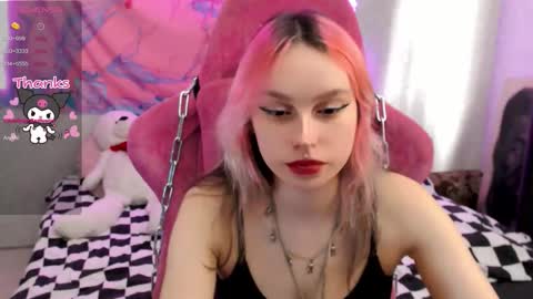 Snapshot of pineapple_dope chatting on October 10, 9:30 am Nancy online show from October 10, 9:30 am