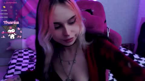 Snapshot of pineapple_dope chatting on October 14, 5:14 pm Nancy online show from October 14, 5:14 pm