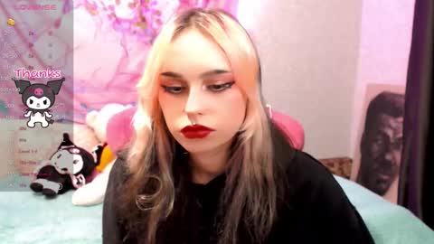 Snapshot of pineapple_dope chatting on October 18, 4:19 pm Nancy online show from October 18, 4:19 pm