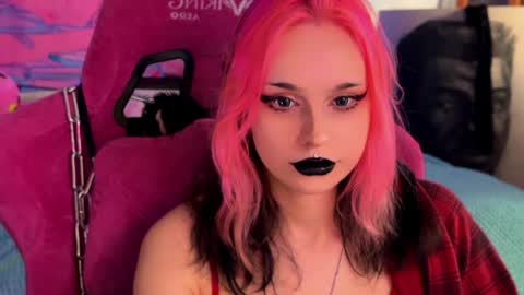 Nancy online show from May 30, 2:58 pm