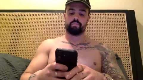 Snapshot of pineappleice26 chatting on December 1, 6:46 pm pineappleice26 online show from December 1, 6:46 pm