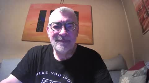 Snapshot of pinholder chatting on December 21, 8:28 am Michael online show from December 21, 8:28 am