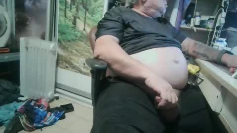 pini_z online show from February 14, 6:48 pm