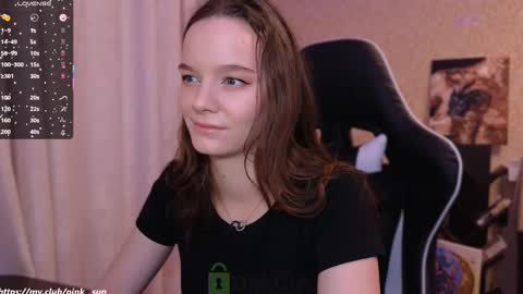 Snapshot of pink__sun chatting on February 27, 2:32 pm Stephanie online show from February 27, 2:32 pm