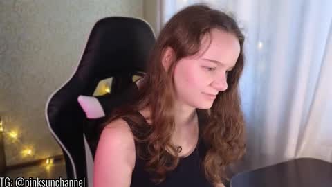 Snapshot of pink__sun chatting on September 13, 12:16 pm Stephanie online show from September 13, 12:16 pm