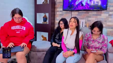 pink_as online show from February 14, 4:31 am