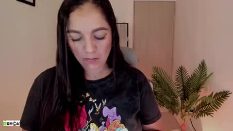 Snapshot of pink_kitten_ chatting on June 20, 1:58 pm Eli online show from June 20, 1:58 pm