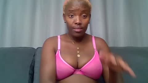 Snapshot of pink_nova chatting on July 13, 8:11 pm pinkyy online show from July 13, 8:11 pm