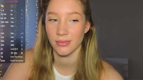 Snapshot of pink_rosee_ chatting on December 20, 3:14 am   online show from December 20, 3:14 am