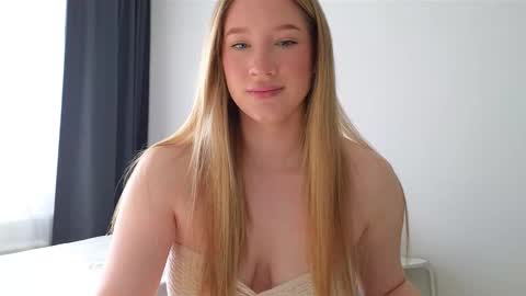 Snapshot of pink_rosee_ chatting on September 26, 3:21 am   online show from September 26, 3:21 am