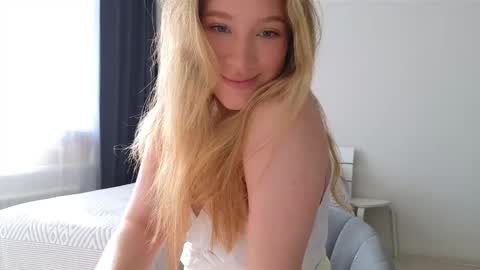 Snapshot of pink_rosee_ chatting on October 8, 3:26 am   online show from October 8, 3:26 am