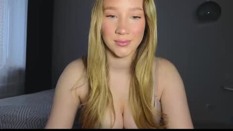 Snapshot of pink_rosee_ chatting on October 9, 2:53 am   online show from October 9, 2:53 am