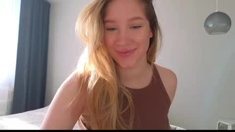 Snapshot of pink_rosee_ chatting on October 12, 3:05 am   online show from October 12, 3:05 am