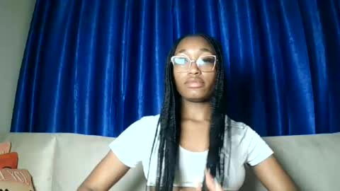 Snapshot of pinkaura_ chatting on June 19, 9:40 pm PinkyAura online show from June 19, 9:40 pm