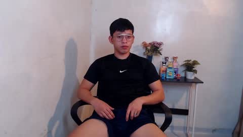 Snapshot of pinkcock_froi chatting on December 18, 2:28 pm froi online show from December 18, 2:28 pm