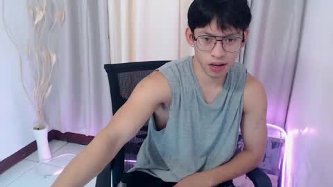 Snapshot of pinkcock_froi chatting on May 22, 1:57 am froi online show from May 22, 1:57 am