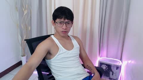 Snapshot of pinkcock_froi chatting on May 23, 5:06 pm froi online show from May 23, 5:06 pm