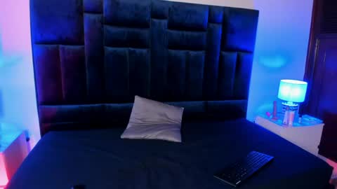 pinkflame_ online show from May 9, 8:58 pm