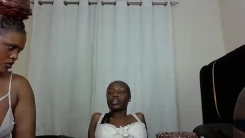 Snapshot of pinkie_ponny chatting on February 10, 8:21 pm Pinkie online show from February 10, 8:21 pm