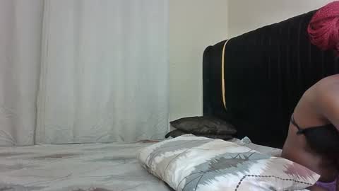 Snapshot of pinkie_ponny chatting on February 17, 7:37 am Pinkie online show from February 17, 7:37 am