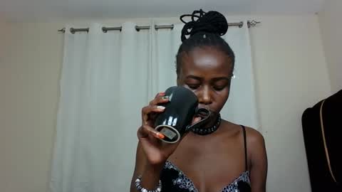 Snapshot of pinkie_ponny chatting on March 8, 8:35 pm Pinkie online show from March 8, 8:35 pm