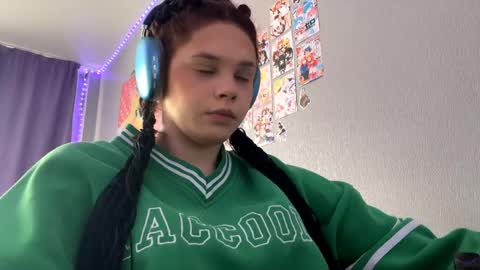 Snapshot of pinkiegiantonio chatting on May 1, 9:03 am Aria online show from May 1, 9:03 am