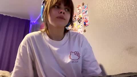 Snapshot of pinkiegiantonio chatting on May 3, 11:27 am Aria online show from May 3, 11:27 am