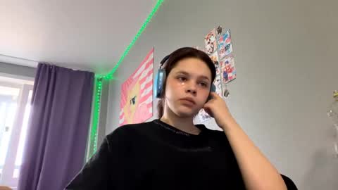 Snapshot of pinkiegiantonio chatting on May 6, 7:24 am Aria online show from May 6, 7:24 am