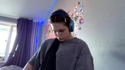 Snapshot of pinkiegiantonio chatting on May 16, 10:36 am Aria online show from May 16, 10:36 am