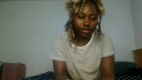 Snapshot of pinklover2003 chatting on June 10, 11:31 am Serena online show from June 10, 11:31 am